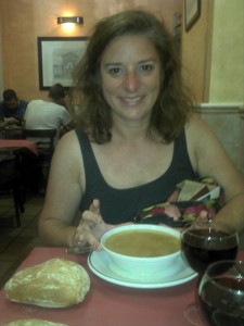 Before picture: Cocido broth, a nice piece of bread and a glass of wine. I can't wait!